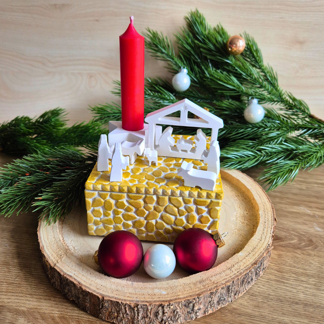 Kleine Krippe in Kiste aus Gießkeramik - 7-teilige Krippe, Stern-Kerzenständer mit Kerze passend in viereckige Goldbox mit Deckel