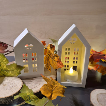 Lichthaus aus Gießbeton für ein Teelicht, zwei verschiedene Größen // Abmessung: 12,5cm oder 15,5cm hoch