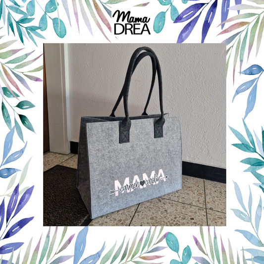 Mama Drea Filzshopper personalisiert mit dunklen Tragegriffen, Abmessung: ca 42 x 22 x 33 cm, max. 15kg Tragekraft